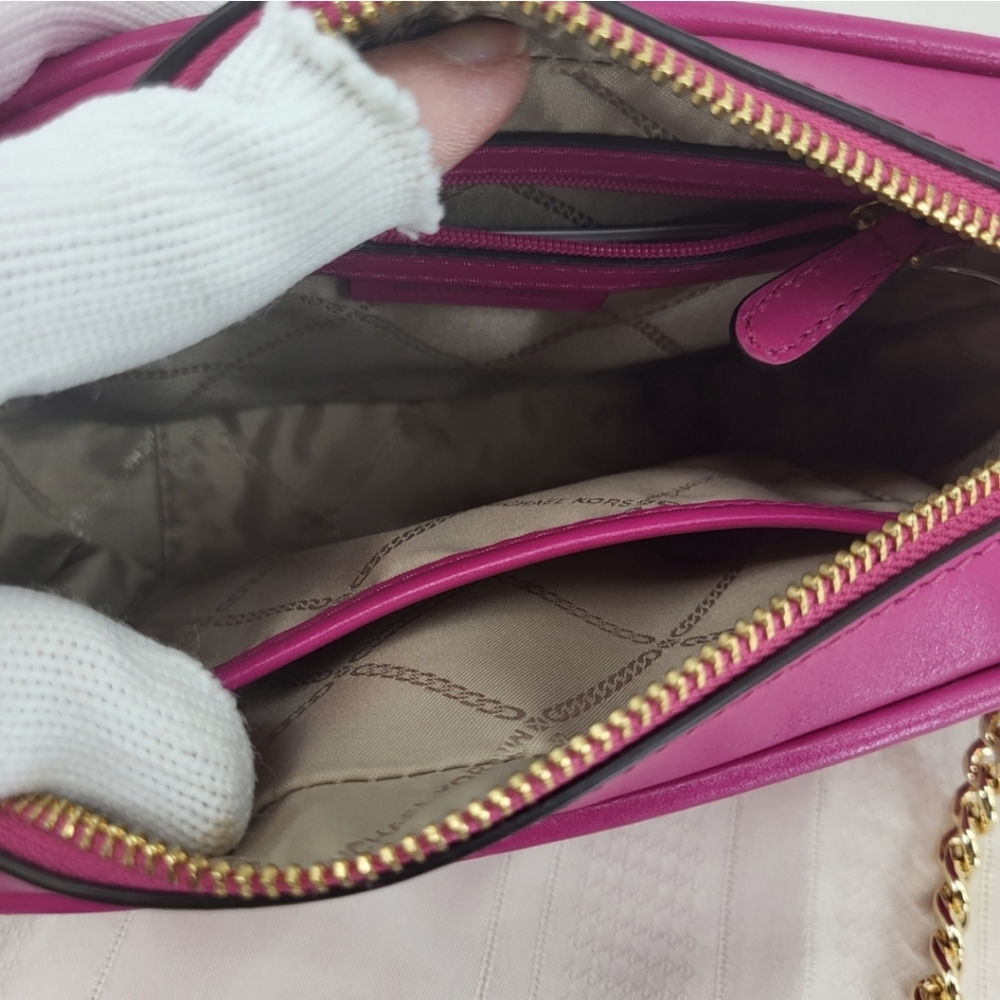Michael Kors Fuchsia Crossbody Bag with Gold Accents - Picture 4 of 6